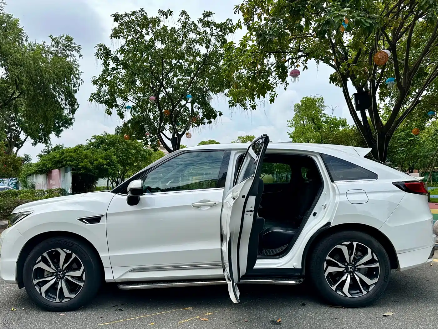 Honda UR-V 2017 2017 240TURBO 2WD Luxury Edition China V