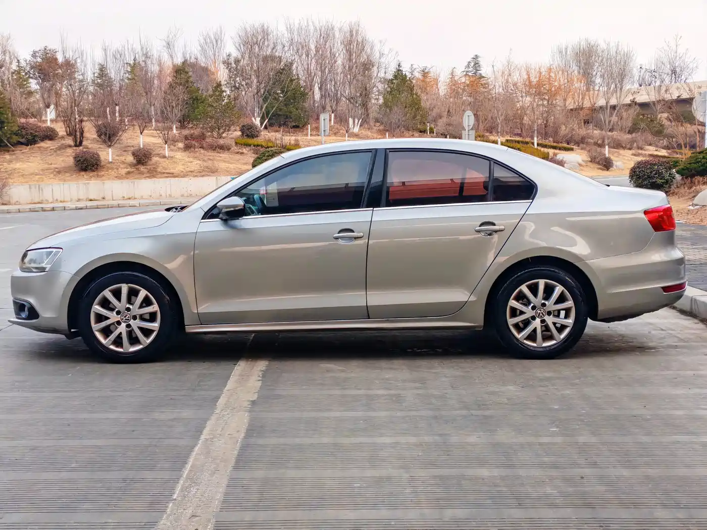 Volkswagen Sagitar 2014 Facelift 1.6L Manual Comfort фото 15