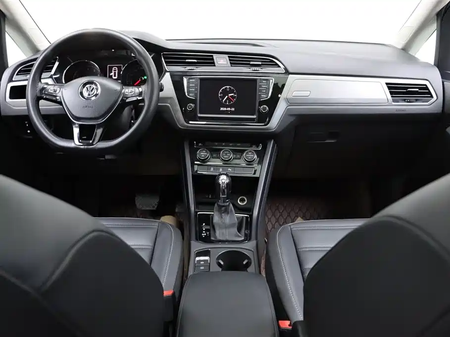 Volkswagen Touran 2018 Touran L 280TSI DSG Comfort 7-seater China V фото 26