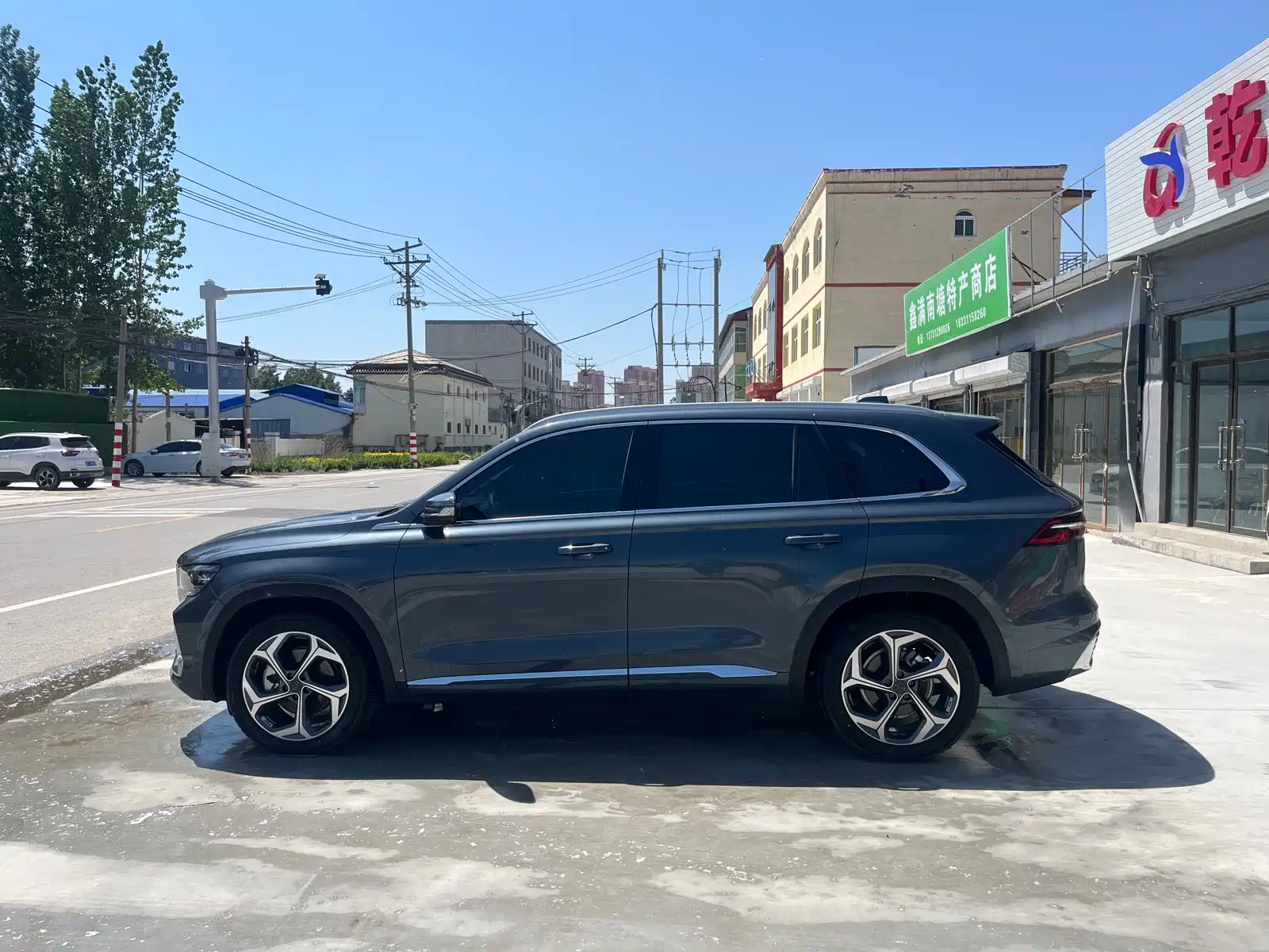 Фото 3 - Geely Monjaro