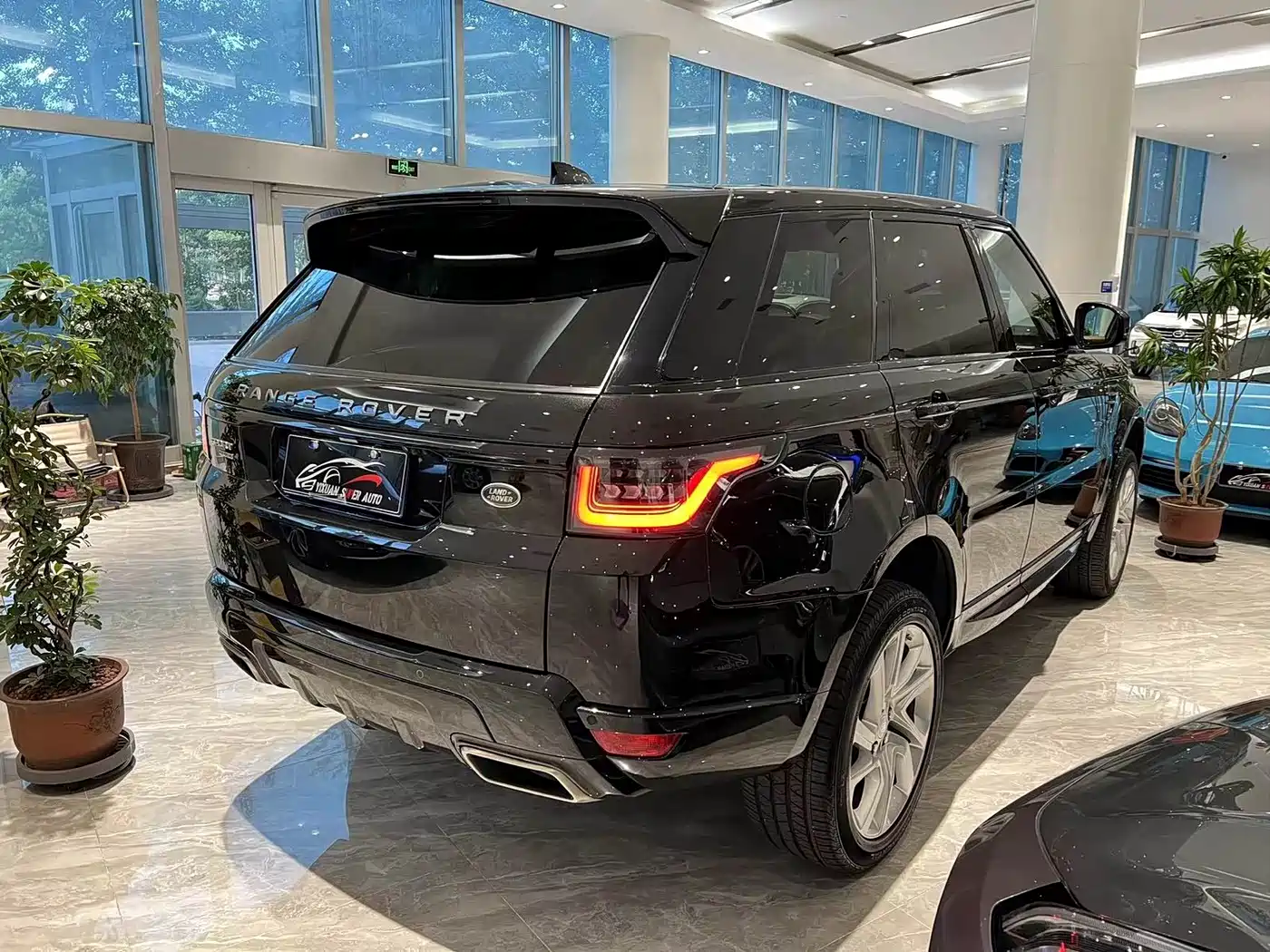 Land Rover Range Rover Sport 2018 3.0 SC V6 HSE DYNAMIC фото 3