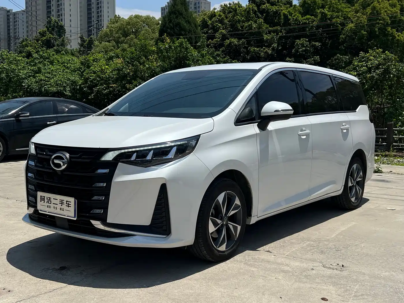GAC Trumpchi Trumpchi M6 2023 PRO 270T DCT Luxury Edition