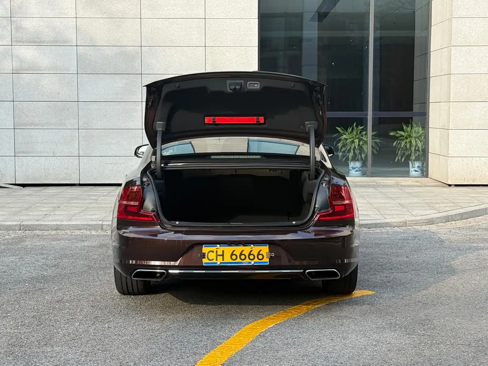 Photo 17 - Volvo S90