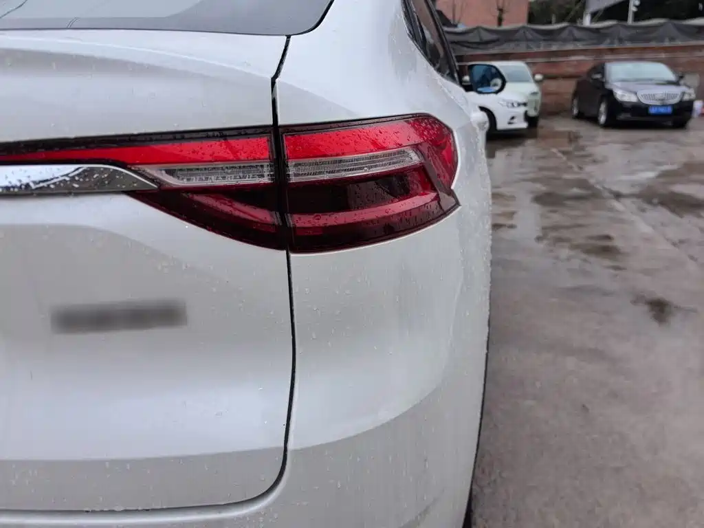 Фото 8 - Haval F7x
