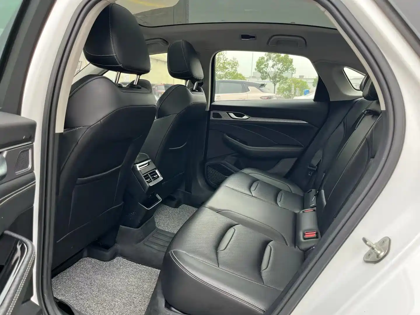 Фото 5 - Geely Preface