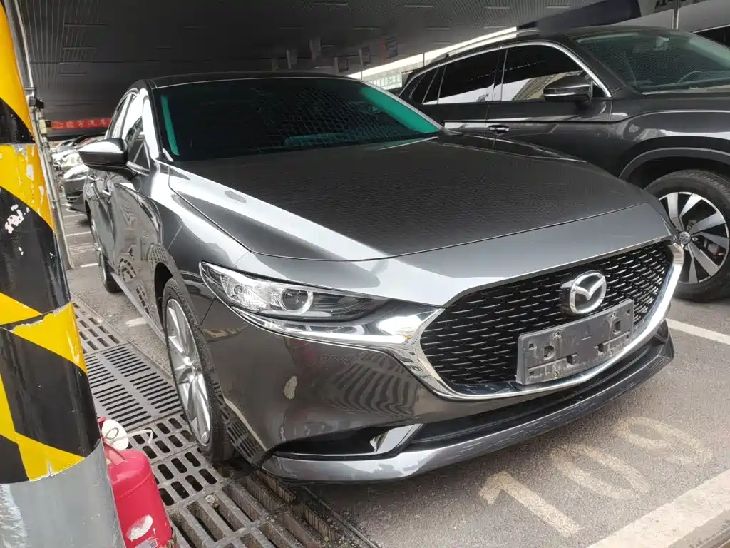 Фото 22 - Mazda Mazda 3