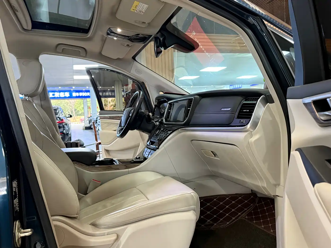 GAC Trumpchi Trumpchi M8 2018 320T Premium Edition фото 9