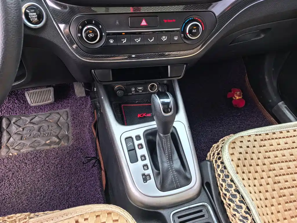 Kia KX3 Smart Run 2015 1.6L Automatic 2WD DLX фото 14