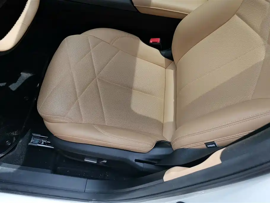 Geely Galaxy Galaxy L6 2024 125km PLUS Soaring Dragon Edition фото 9