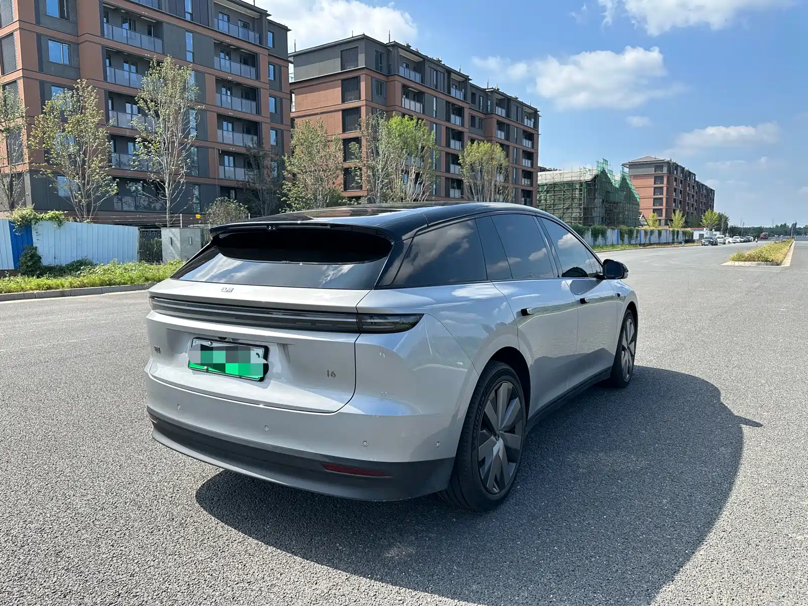 Фото 31 - Li Auto i6