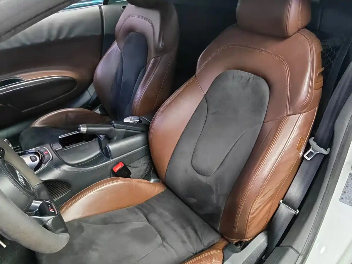 Audi R8 2014 5.2 FSI quattro фото 9