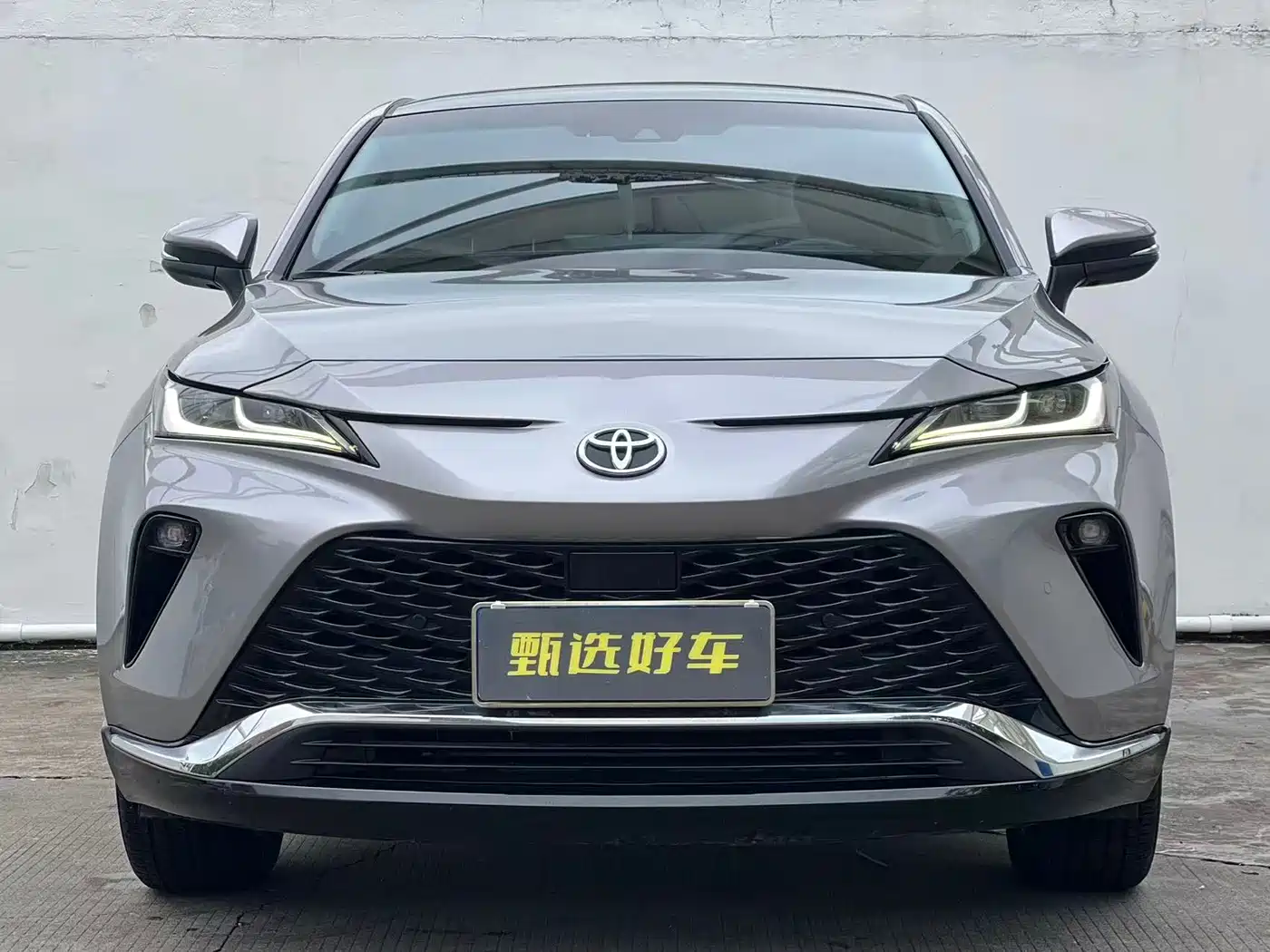 Toyota Venza 2023 2.0L CVT FWD Premium фото 2