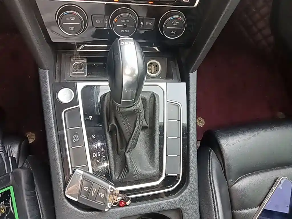 Volkswagen Magotan 2019 330TSI DSG Luxury China V фото 14