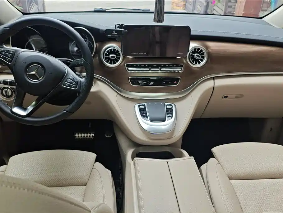 Mercedes-Benz V-Class 2022 V 260 Prestige Edition фото 12