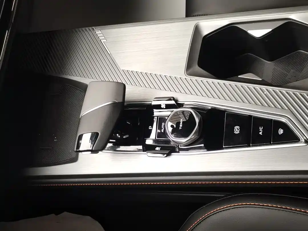 CHANGAN CHANGAN AUCHAN Z6