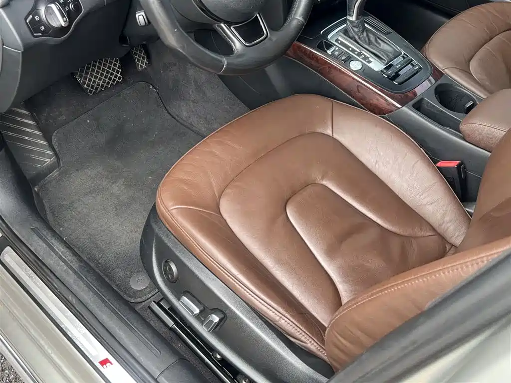 Audi A4L 2016 35 TFSI Collector's Edition S line Comfort фото 5