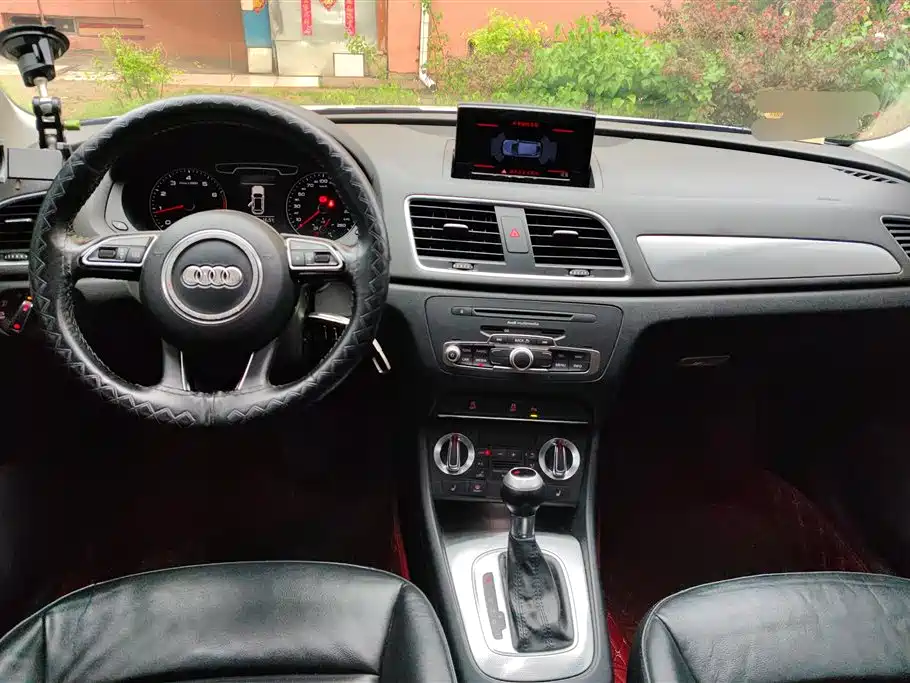 Audi Q3 2015 35 TFSI Comfort фото 12