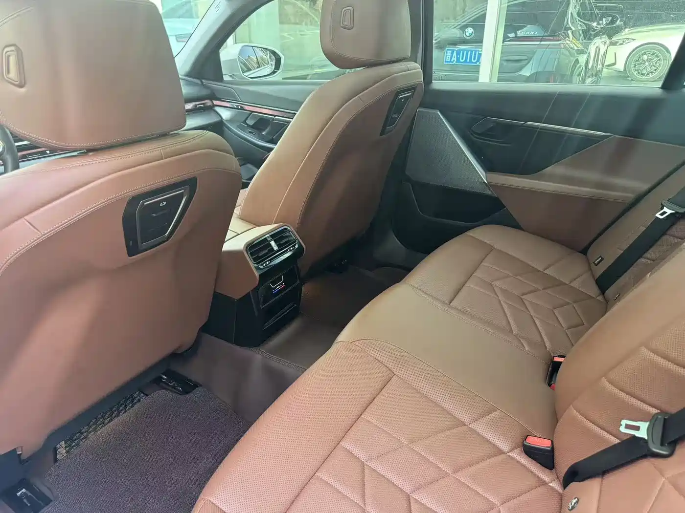 BMW 5 Series 2025 525Li M Sport Package фото 9