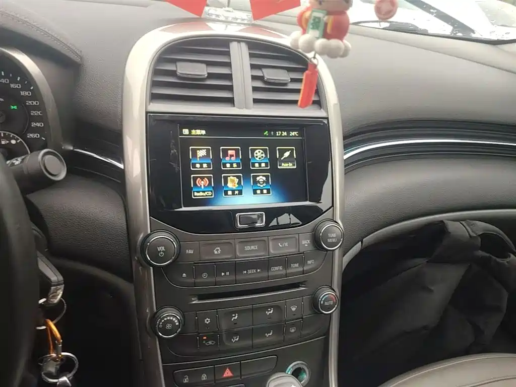 Chevrolet Malibu 2014 2.0L Automatic Luxury фото 13