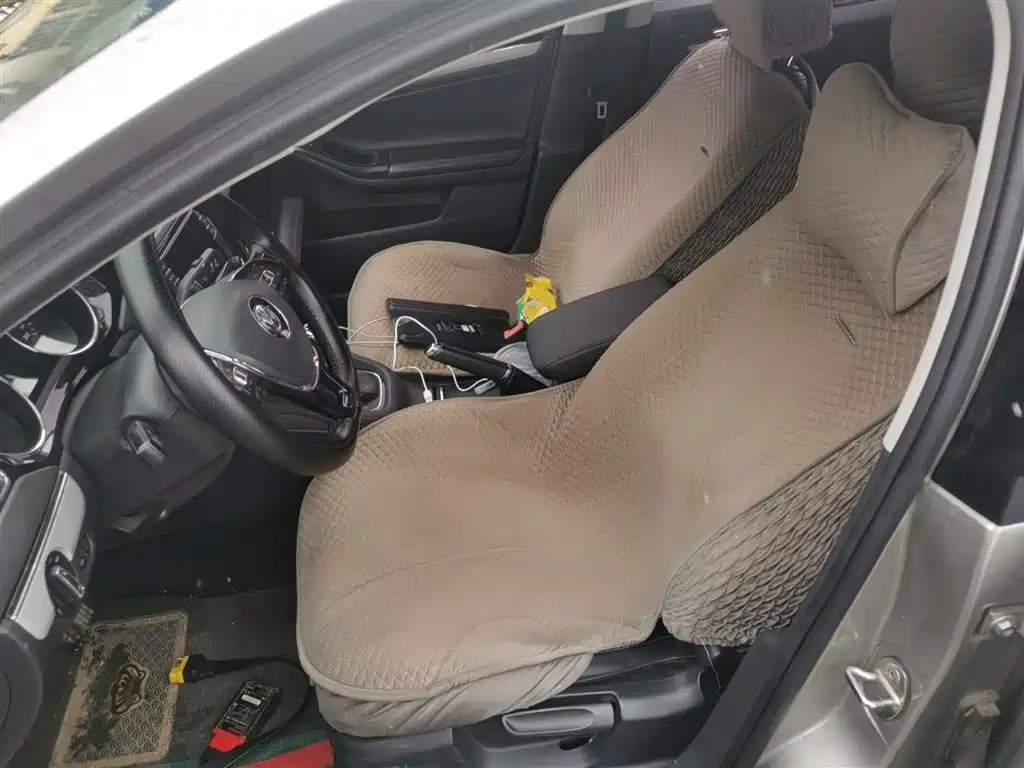 Volkswagen Sagitar 2018 1.6L Automatic Comfort фото 7