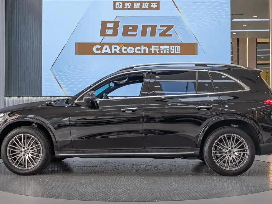 Mercedes-Benz GLC 2023 GLC 300 L 4MATIC Sport 5-Seater фото 3