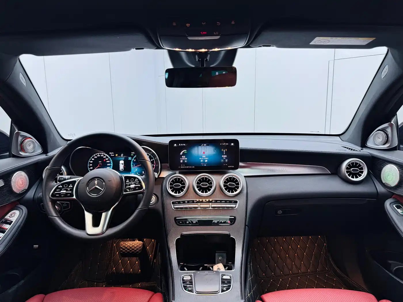 Mercedes-Benz GLC Coupe 2023 Model GLC 300 4MATIC Coupe SUV фото 5