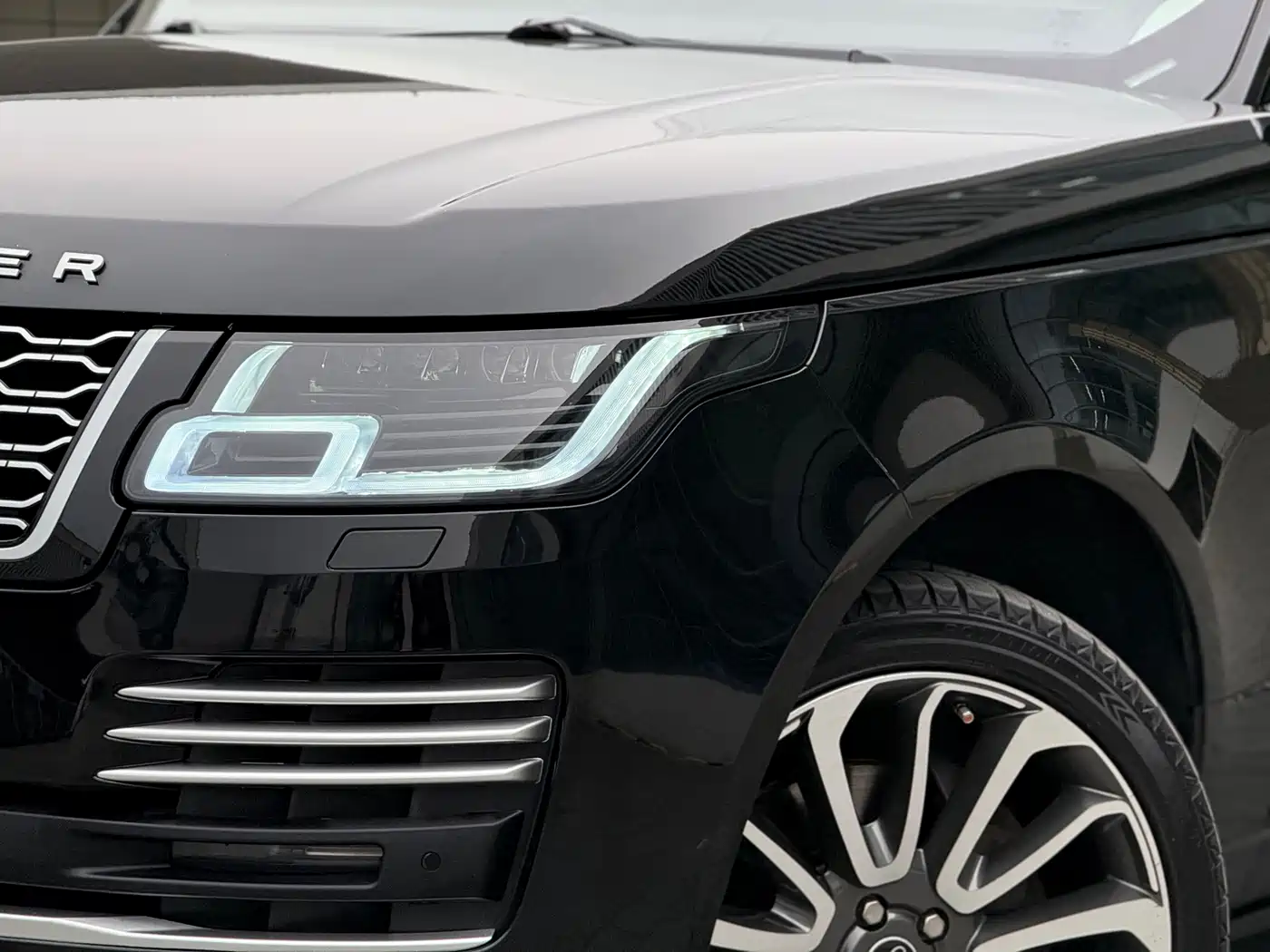 Land Rover Range Rover 2013 5.0 SC V8 Vogue SE фото 2