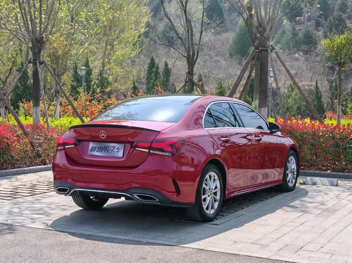 Mercedes-Benz A-Class 2020 A 200 L Sport Sedan фото 6