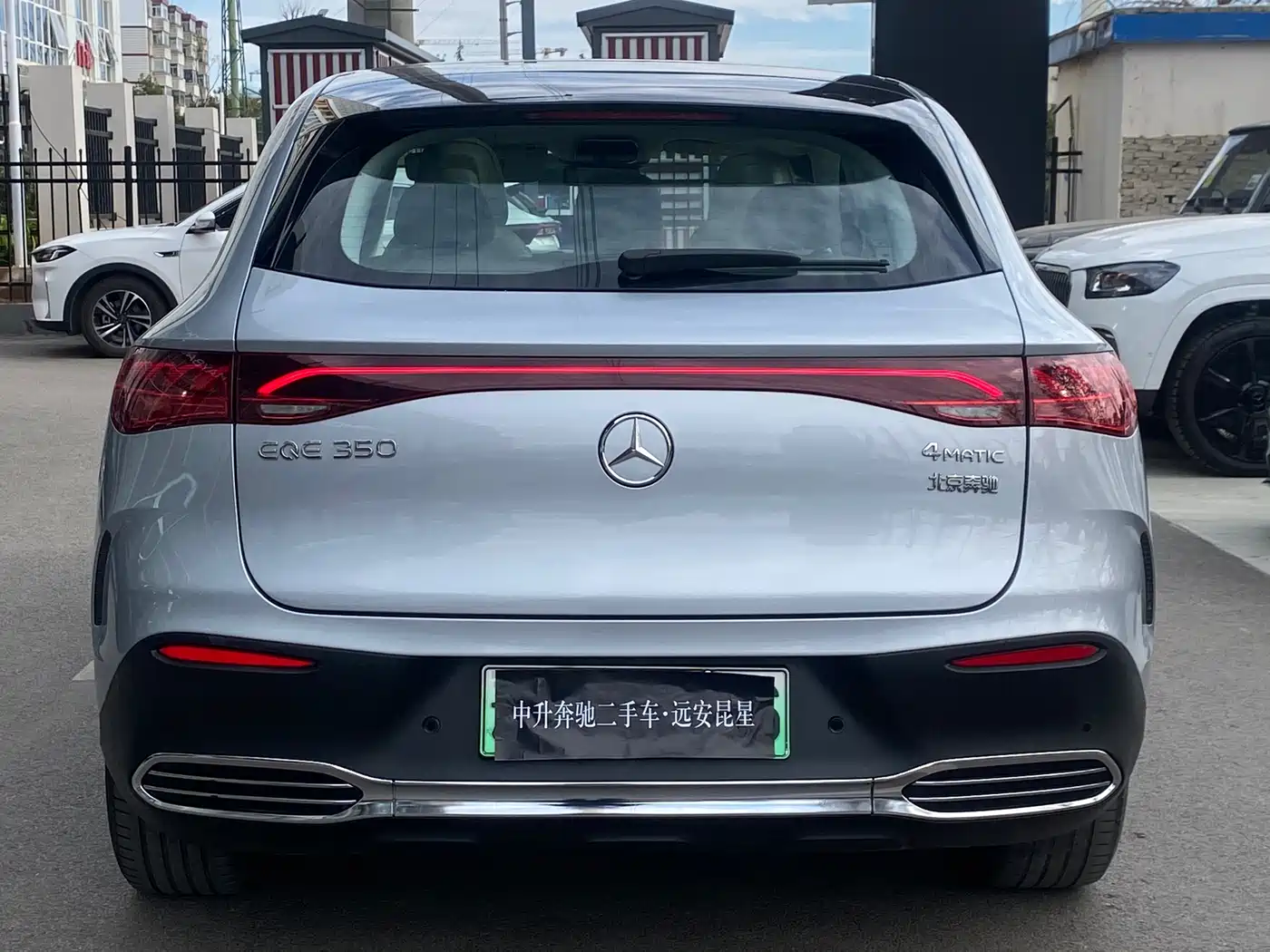 MERCEDES-BENZ EQE SUV