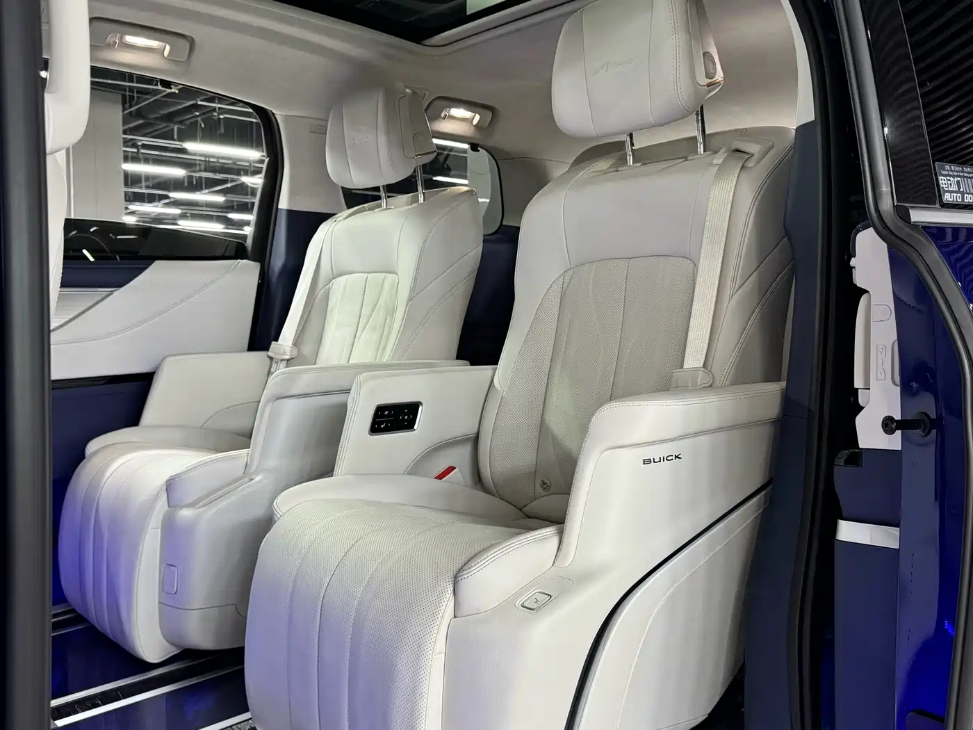 BUICK GL8 NEW ENERGY