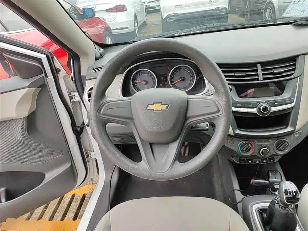 Chevrolet Sail 2015 Sail 3 1.5L Manual Ideal Sunroof Edition фото 11