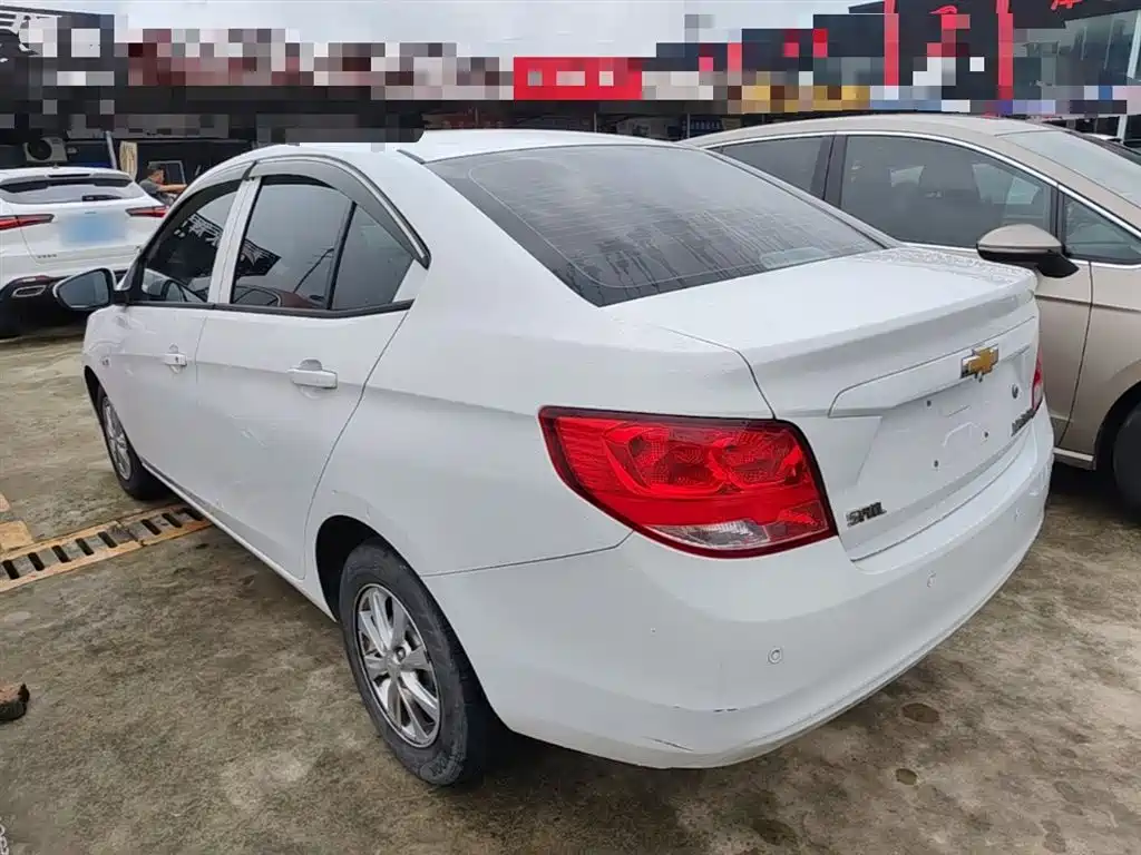 Chevrolet Sail 2015 Sail 3 1.5L Manual Ideal Sunroof Edition фото 5