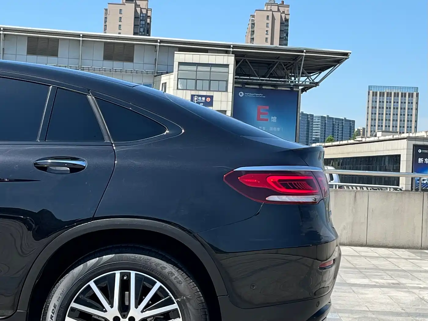 Mercedes-Benz GLC Coupe 2021 GLC 300 4MATIC Coupe SUV фото 9