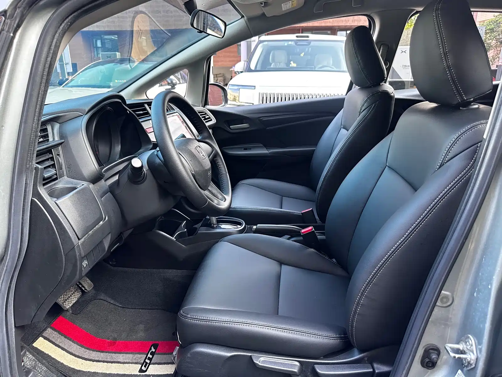 Фото 13 - Honda Fit