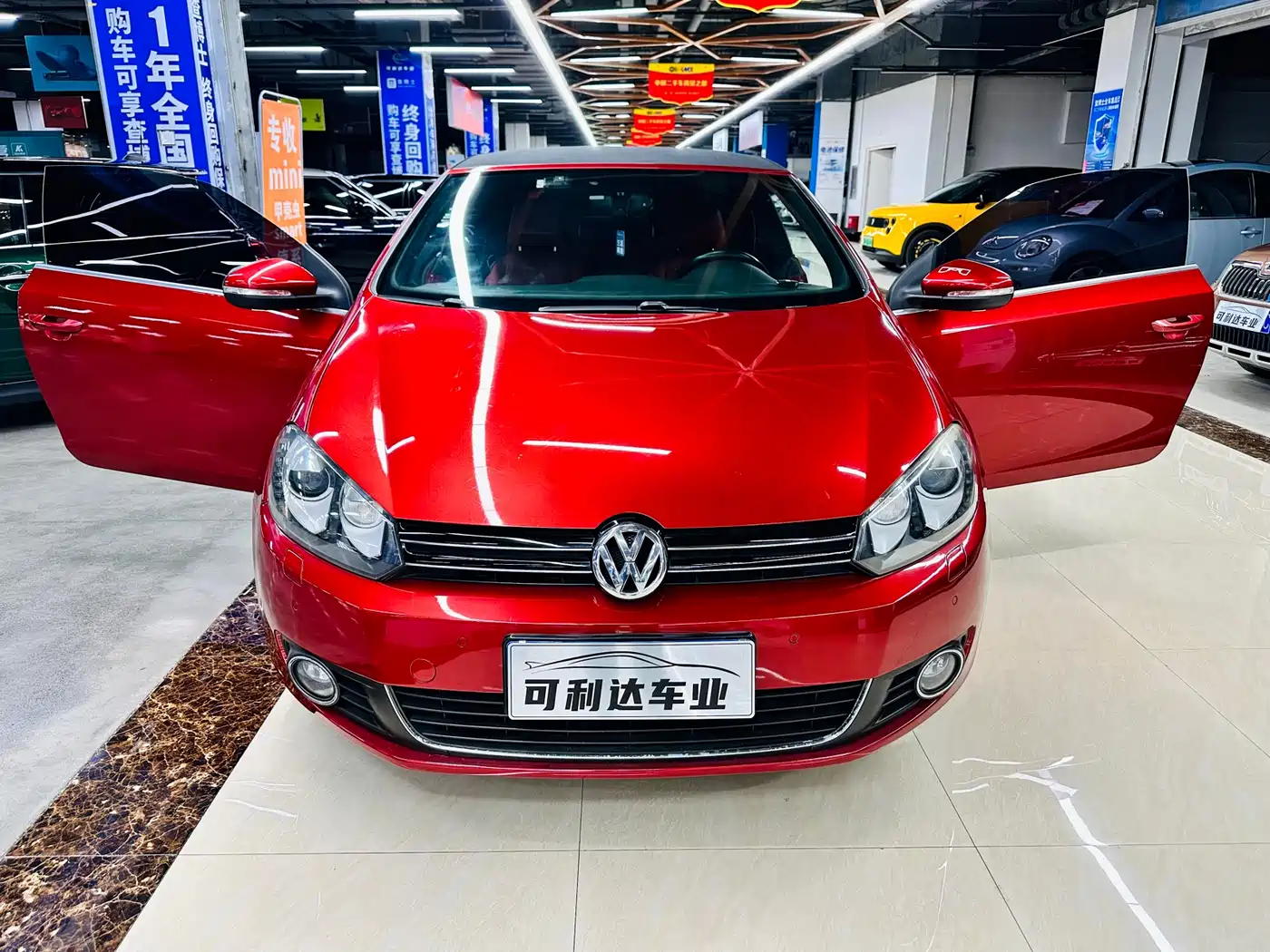 Volkswagen Golf (Import) 2012 1.4TSI Luxury Convertible Edition фото 25