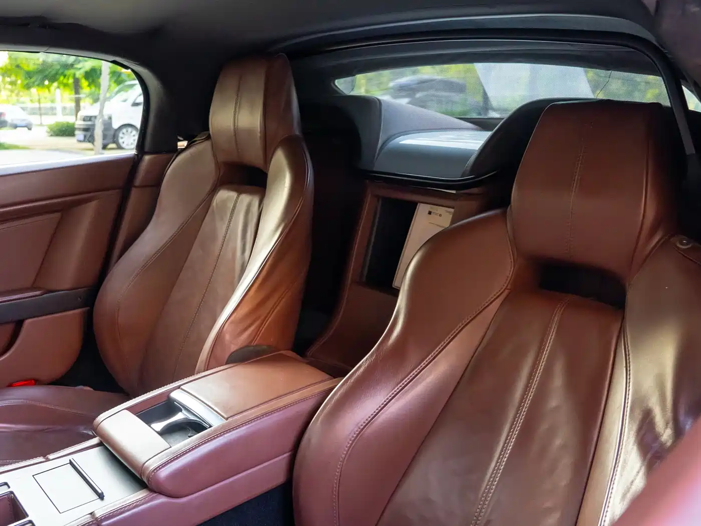 Aston Martin V8 Vantage 2010 2008 Model 4.7 Sportshift Roadster