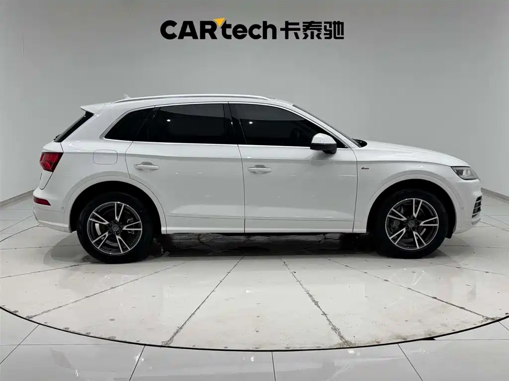 Audi Q5L 2020 45 TFSI Exclusive Fashion фото 12