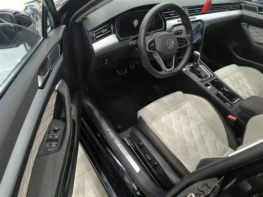 Volkswagen Magotan 2023 Model 2 Million Commemorative Edition 330TSI DSG Luxury фото 13