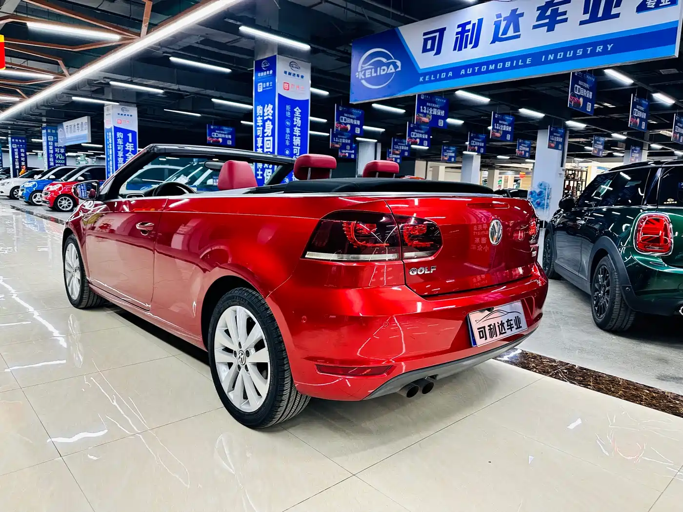 Volkswagen Golf (Import) 2012 1.4TSI Luxury Convertible Edition фото 3