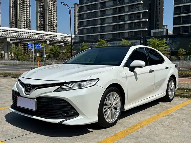 TOYOTA CAMRY