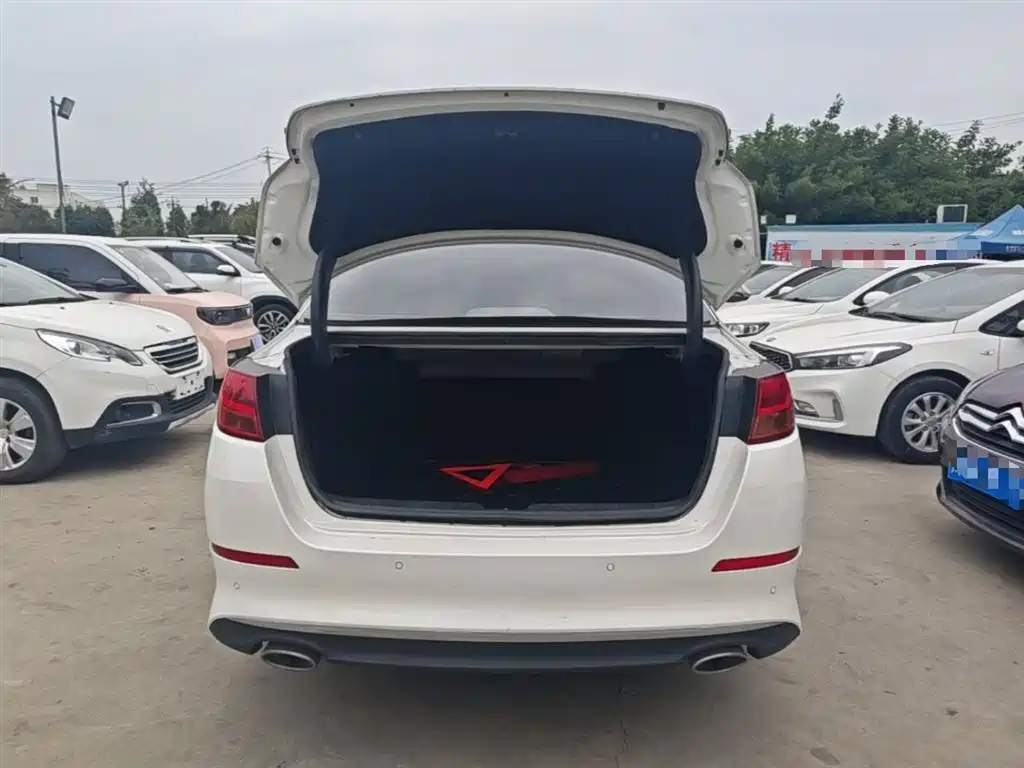 Kia K5 2015 2.0L Automatic LUX фото 19