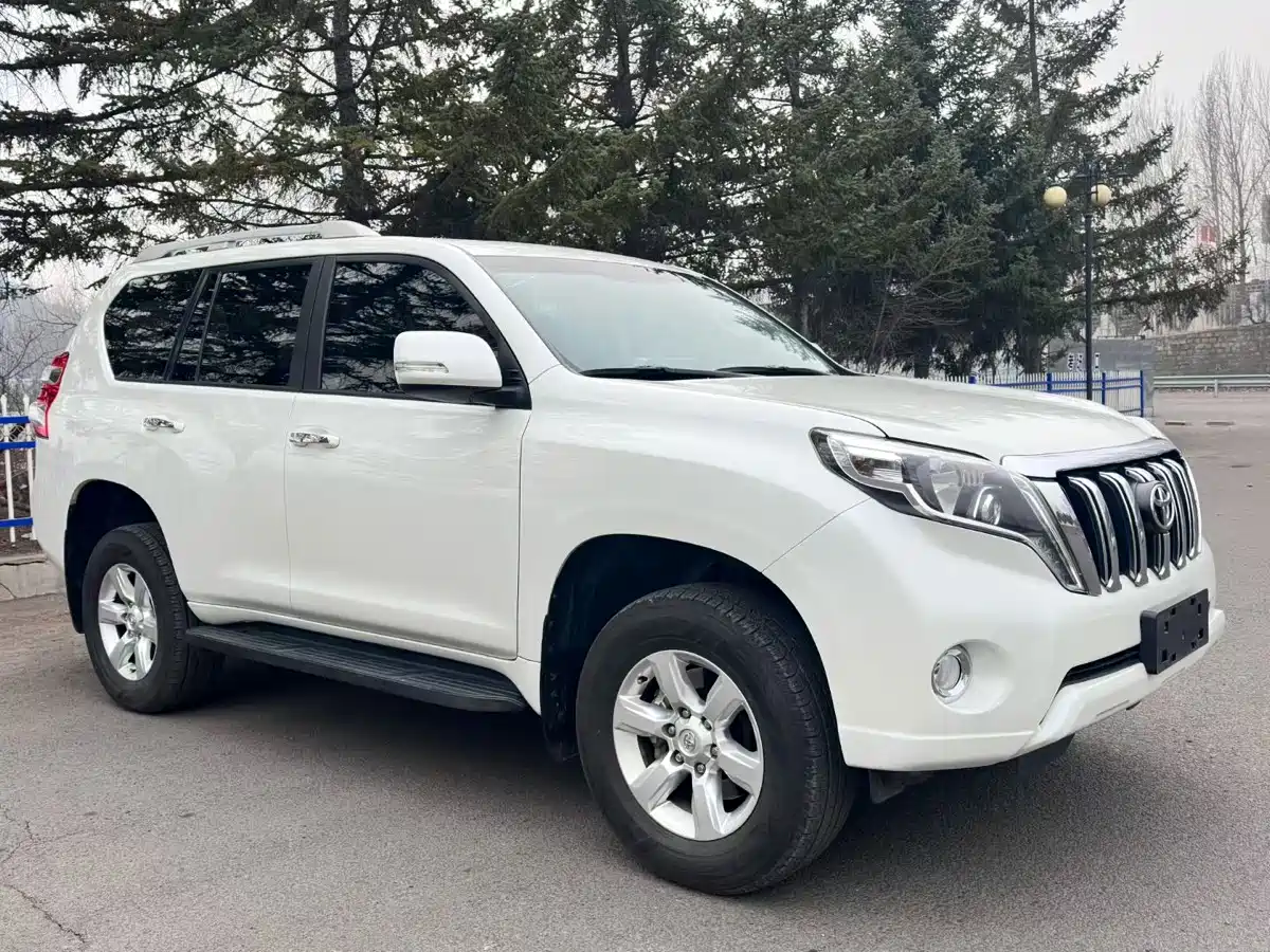 TOYOTA PRADO