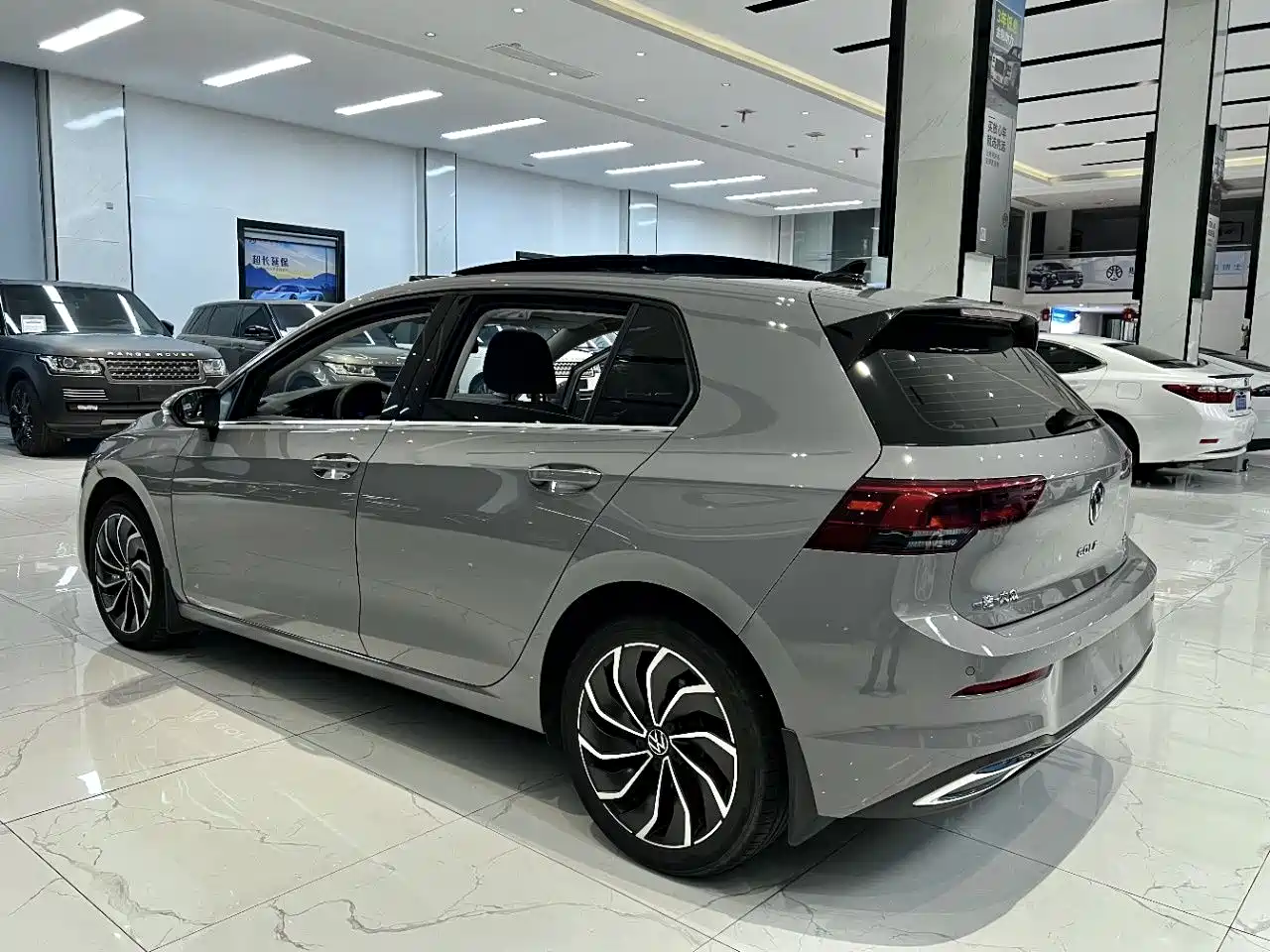 VOLKSWAGEN GOLF