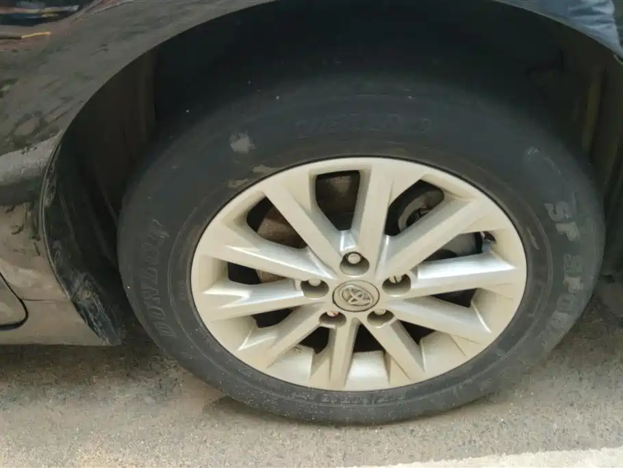 Toyota Camry 2015 2.0G Leading Edition фото 6
