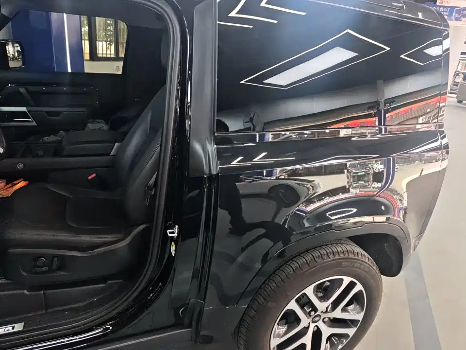 Land Rover Defender 2023 Model 90 3.0T P400 XS фото 8