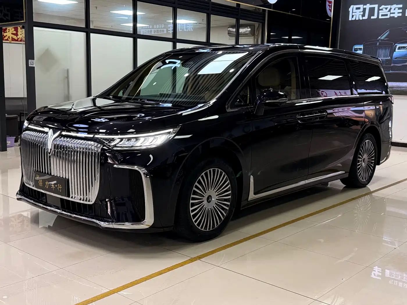 Voyah Auto Voyah Dreamer 2025 PHEV AWD Excellent Kunpeng Edition фото 2