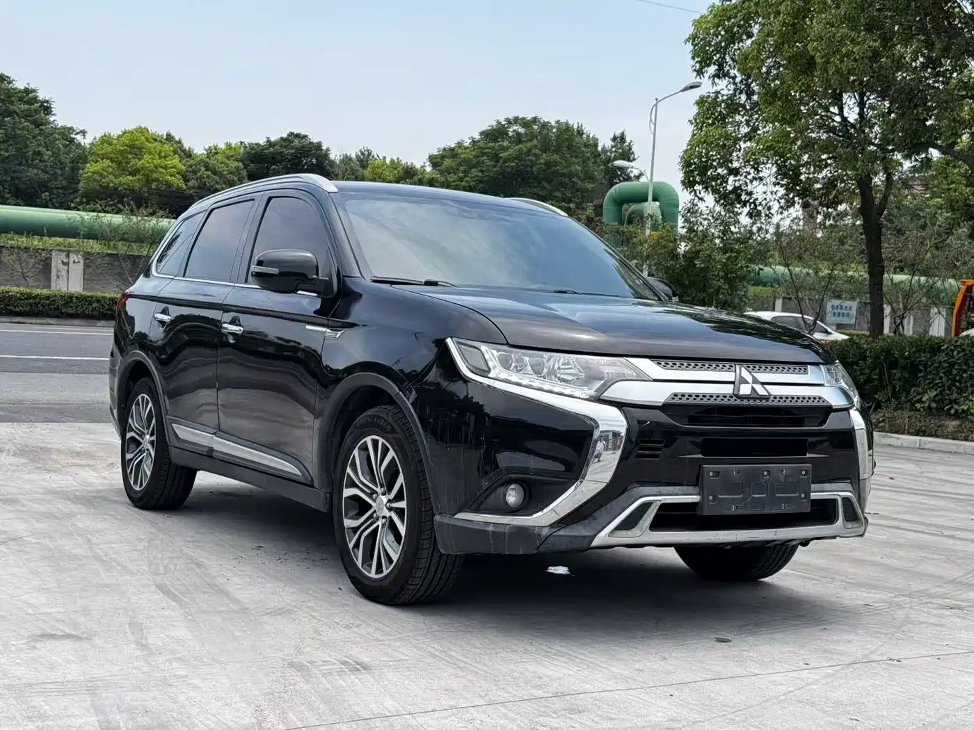 Фото 1 - Mitsubishi Outlander