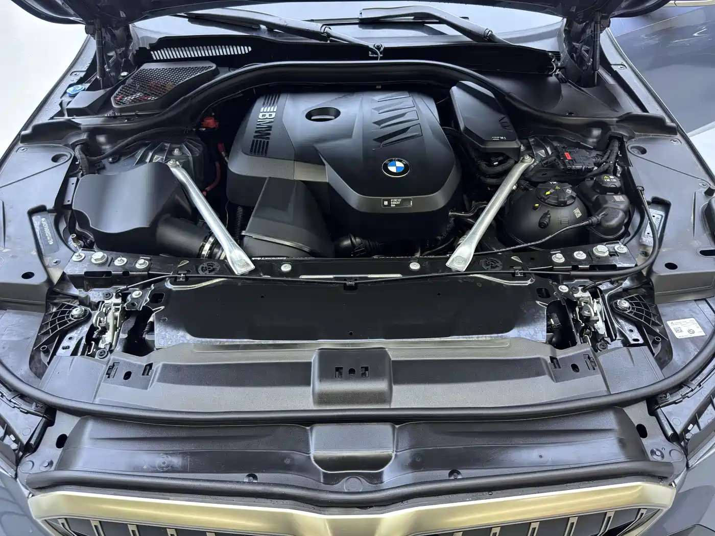 BMW 5 Series 2024 530Li Premium M Sport Package фото 18