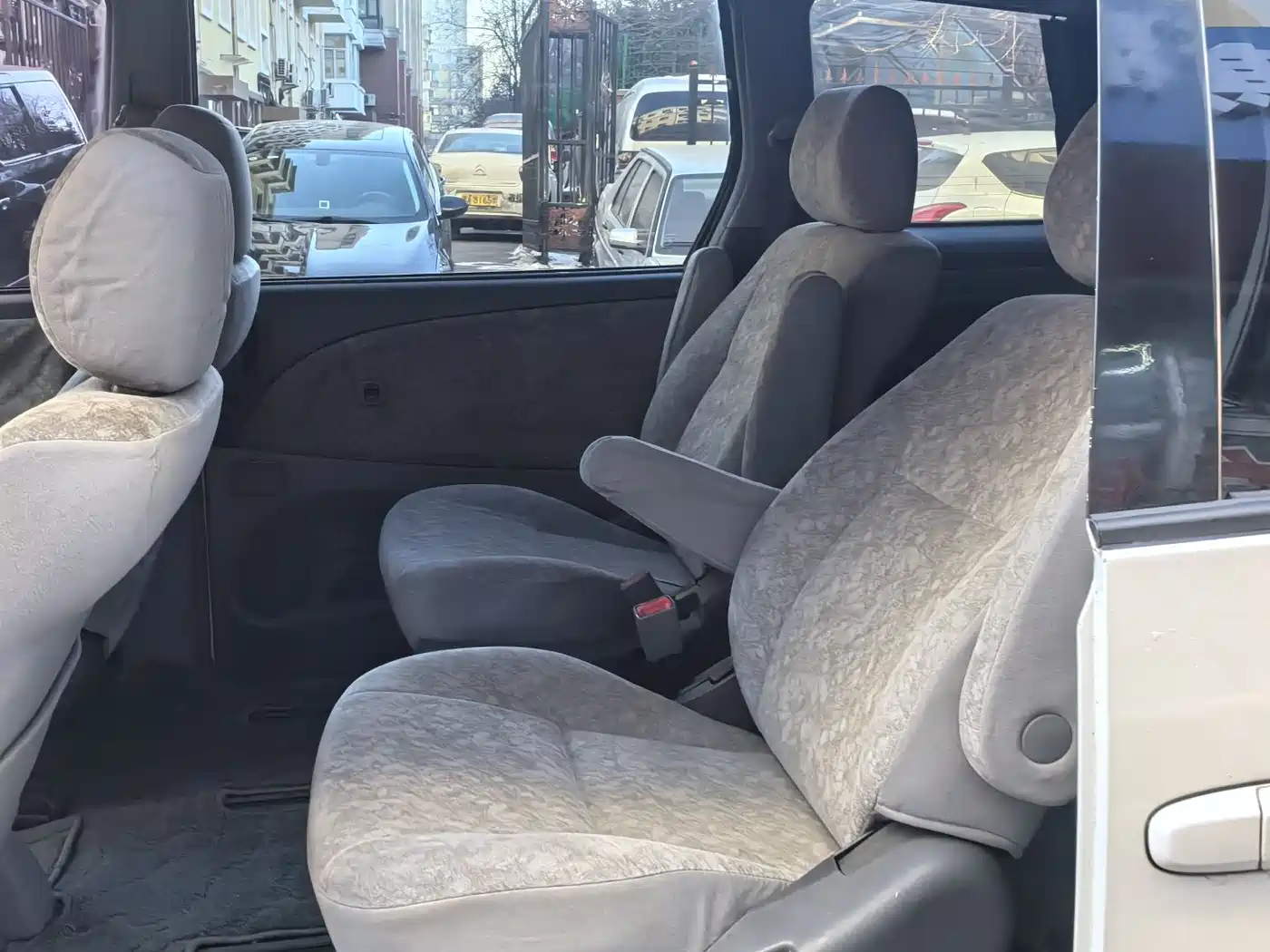 Toyota Previa фото 10