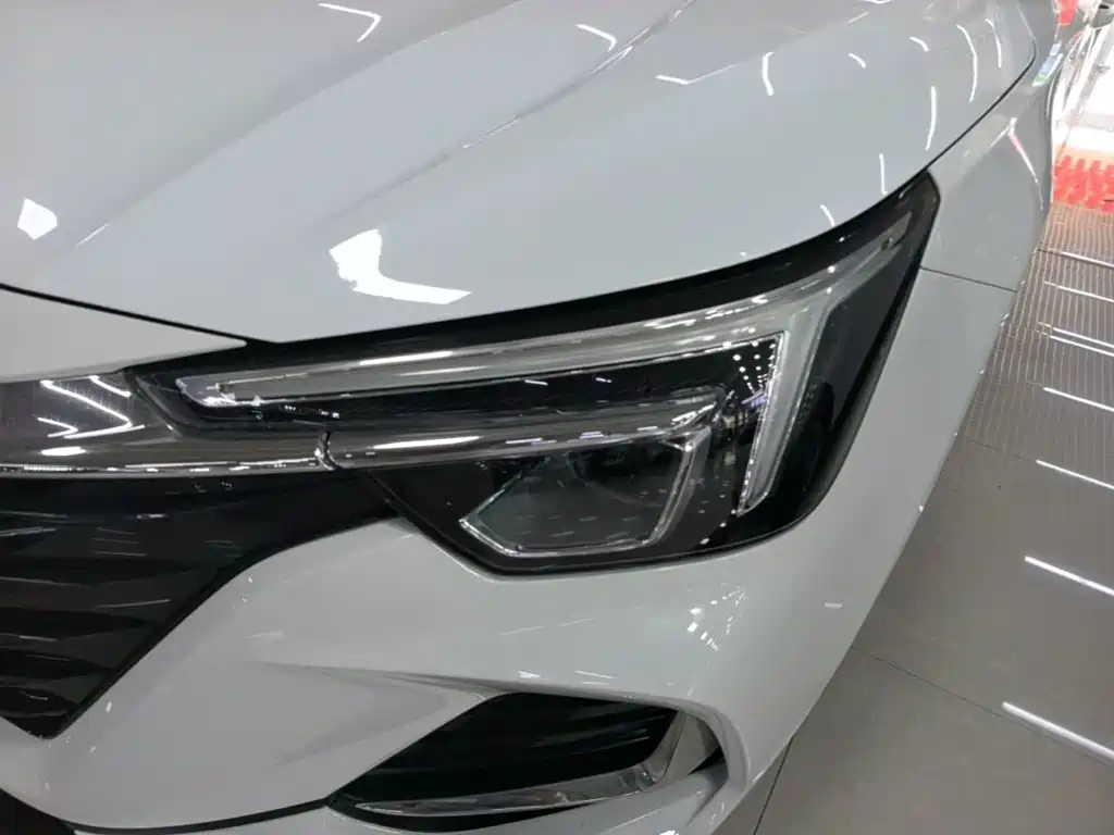 Фото 24 - Roewe i6 MAX EV